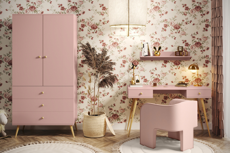 Szafa BOHO uchylna, drewniane nogi RÓŻ trzy szuflady + drążek